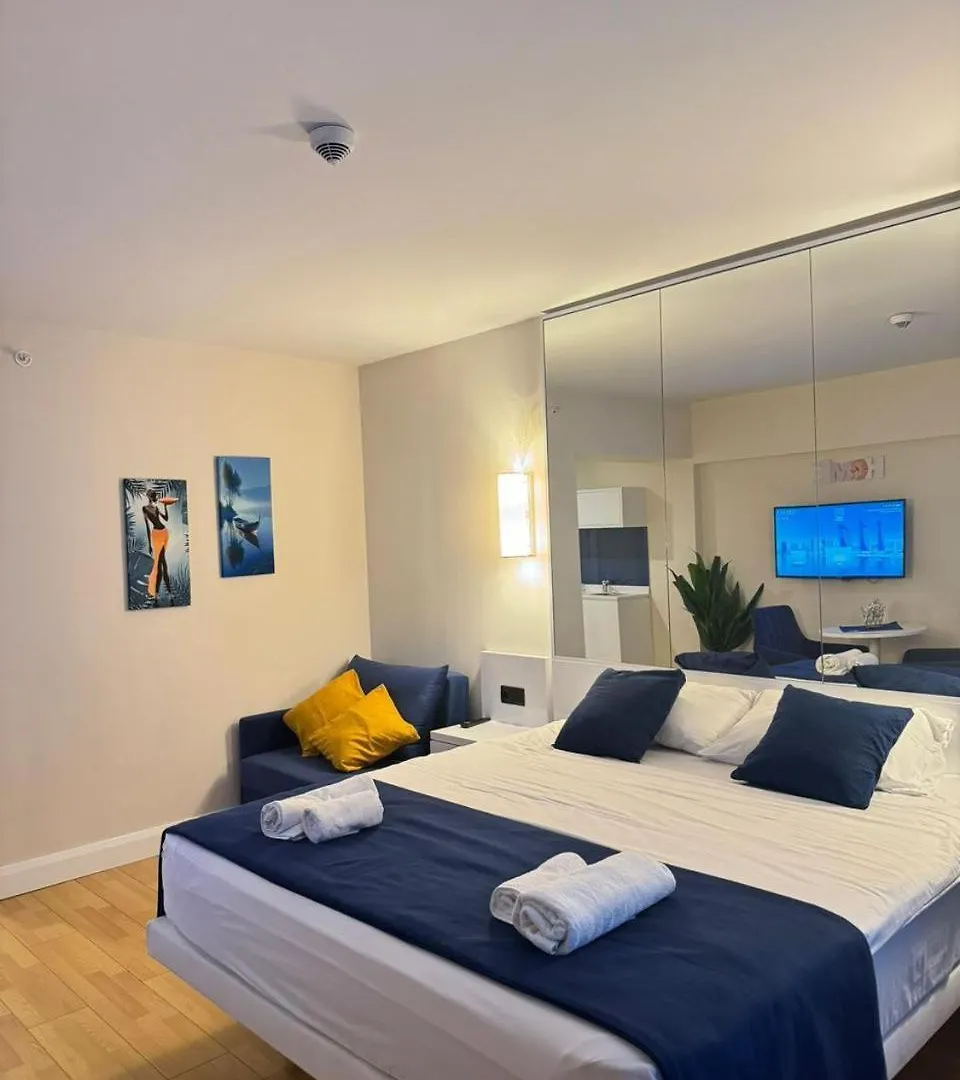 Hotel Beautiful Apartments Near The Sea - Orbi City N7 Batumi